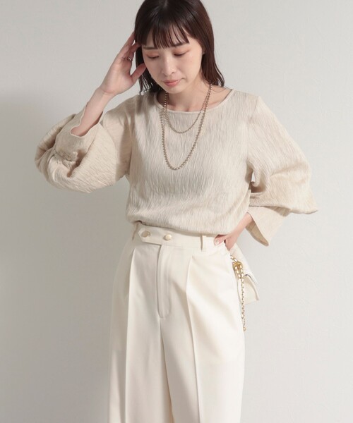 fredy emue（フレディエミュ）の「楊柳袖口フレアーブラウス（シャツ/ブラウス・レディース・ブラック/ベージュ/オフホワイト/ラベンダー・38）」の7枚目の写真