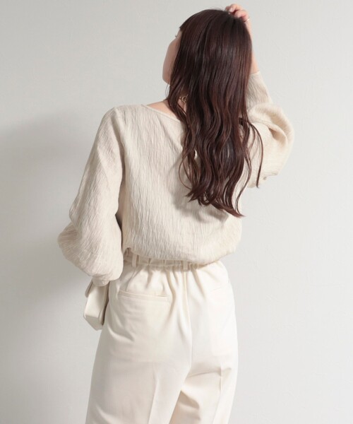 fredy emue（フレディエミュ）の「楊柳袖口フレアーブラウス（シャツ/ブラウス・レディース・ブラック/ベージュ/オフホワイト/ラベンダー・38）」の20枚目の写真