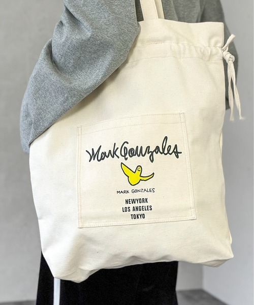 Mark Gonzales（マーク・ゴンザレス）の「MARK GONZALES ART WORK/マークゴンザレス　【Web限定】キャンバスプリント巾着トート（ショルダーバッグ・メンズ・ホワイト系1/ブラック系2/ホワイト系2/ブラック系1・FREE）」の12枚目の写真