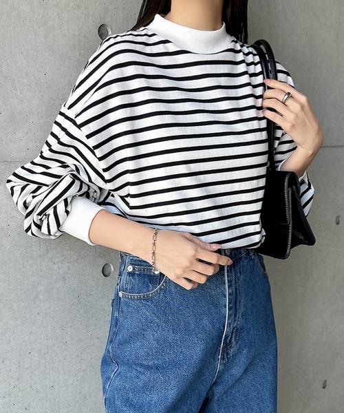 andme(アンドミー)の「モックネックボリューム袖長袖Tシャツ(Tシャツ/カットソー・レディース・スミクロ/ブラック/ブルーグレー/ベージュ系その他/オフホワイト/ホワイト×ブラック/ブラウン・M/L)」の3枚目の写真