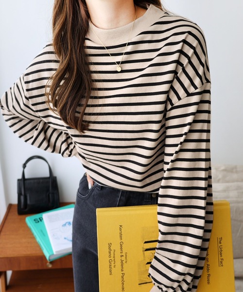 andme(アンドミー)の「モックネックボリューム袖長袖Tシャツ(Tシャツ/カットソー・レディース・スミクロ/ブラック/ブルーグレー/ベージュ系その他/オフホワイト/ホワイト×ブラック/ブラウン・M/L)」の7枚目の写真