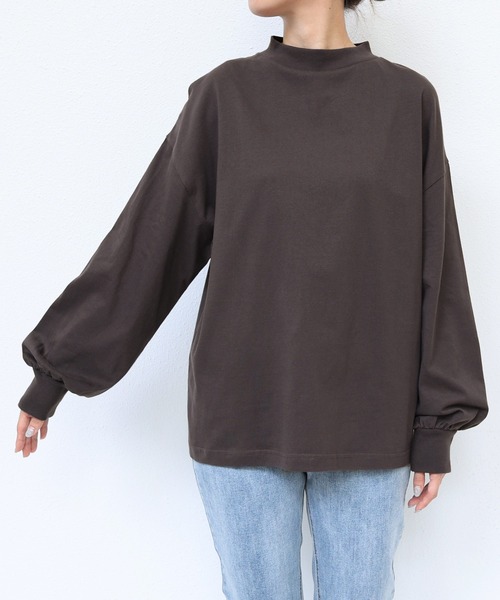 andme(アンドミー)の「モックネックボリューム袖長袖Tシャツ(Tシャツ/カットソー・レディース・スミクロ/ブラック/ブルーグレー/ベージュ系その他/オフホワイト/ホワイト×ブラック/ブラウン・M/L)」の9枚目の写真