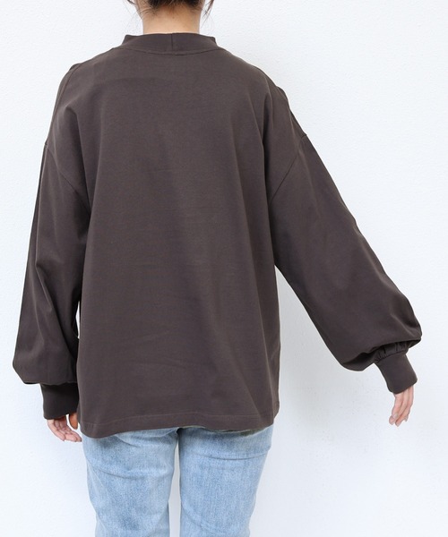 andme(アンドミー)の「モックネックボリューム袖長袖Tシャツ(Tシャツ/カットソー・レディース・スミクロ/ブラック/ブルーグレー/ベージュ系その他/オフホワイト/ホワイト×ブラック/ブラウン・M/L)」の11枚目の写真