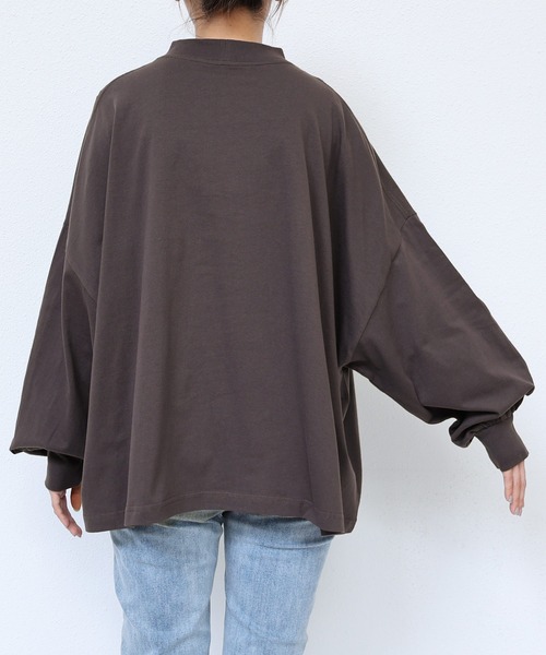 andme(アンドミー)の「モックネックボリューム袖長袖Tシャツ(Tシャツ/カットソー・レディース・スミクロ/ブラック/ブルーグレー/ベージュ系その他/オフホワイト/ホワイト×ブラック/ブラウン・M/L)」の14枚目の写真