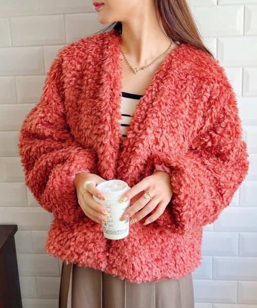 CLEA（クレア）の「ノーカラーファージャケット（ノーカラーコート・レディース・ブラック/チャコールグレー/ホワイト/ピンク系その他・FREE）」の4枚目の写真