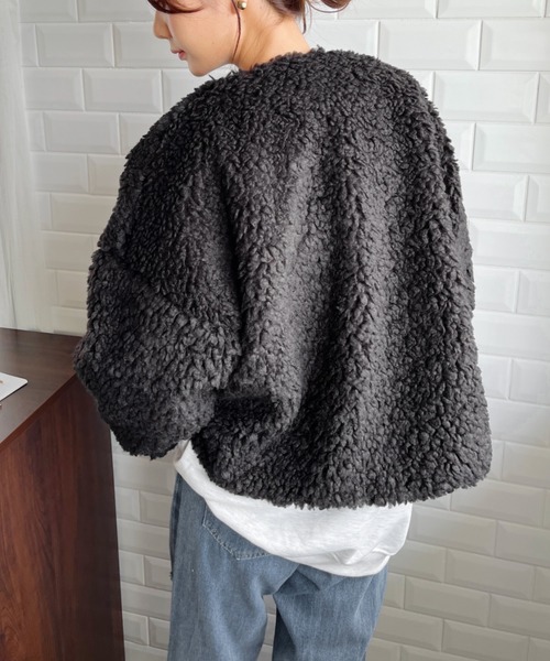 CLEA（クレア）の「ノーカラーファージャケット（ノーカラーコート・レディース・ブラック/チャコールグレー/ホワイト/ピンク系その他・FREE）」の18枚目の写真