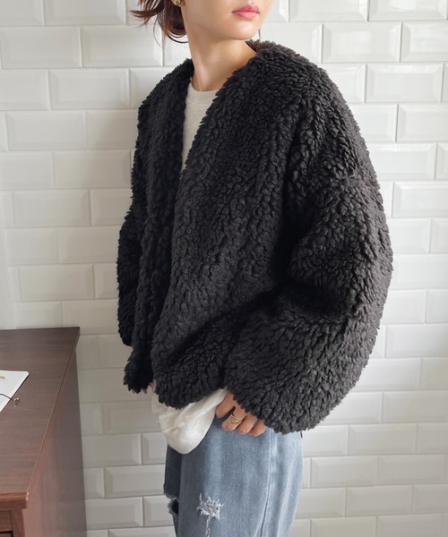 CLEA（クレア）の「ノーカラーファージャケット（ノーカラーコート・レディース・ブラック/チャコールグレー/ホワイト/ピンク系その他・FREE）」の19枚目の写真