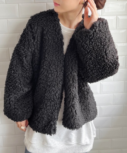 CLEA（クレア）の「ノーカラーファージャケット（ノーカラーコート・レディース・ブラック/チャコールグレー/ホワイト/ピンク系その他・FREE）」の16枚目の写真