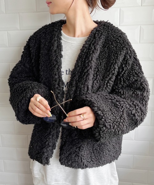 CLEA（クレア）の「ノーカラーファージャケット（ノーカラーコート・レディース・ブラック/チャコールグレー/ホワイト/ピンク系その他・FREE）」の14枚目の写真