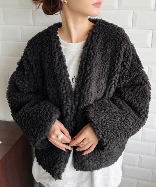 CLEA（クレア）の「ノーカラーファージャケット（ノーカラーコート・レディース・ブラック/チャコールグレー/ホワイト/ピンク系その他・FREE）」の13枚目の写真