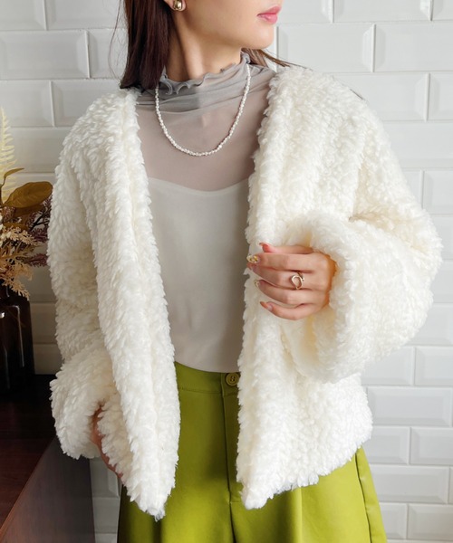 CLEA（クレア）の「ノーカラーファージャケット（ノーカラーコート・レディース・ブラック/チャコールグレー/ホワイト/ピンク系その他・FREE）」の6枚目の写真