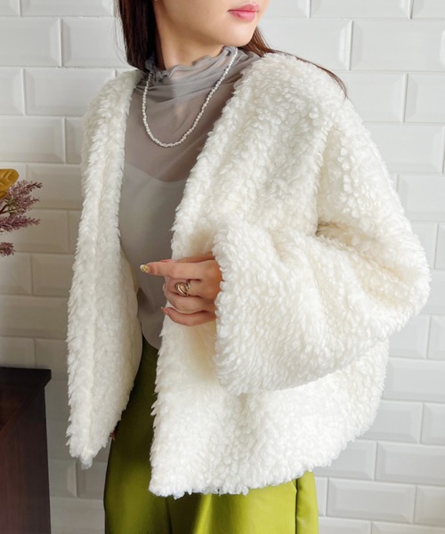 CLEA（クレア）の「ノーカラーファージャケット（ノーカラーコート・レディース・ブラック/チャコールグレー/ホワイト/ピンク系その他・FREE）」の5枚目の写真