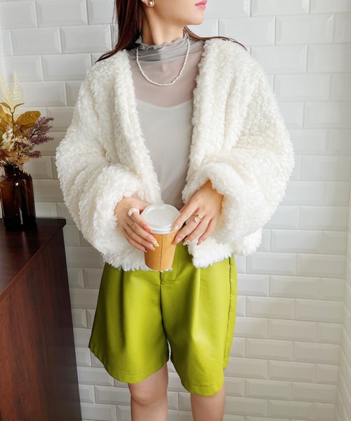 CLEA（クレア）の「ノーカラーファージャケット（ノーカラーコート・レディース・ブラック/チャコールグレー/ホワイト/ピンク系その他・FREE）」の9枚目の写真