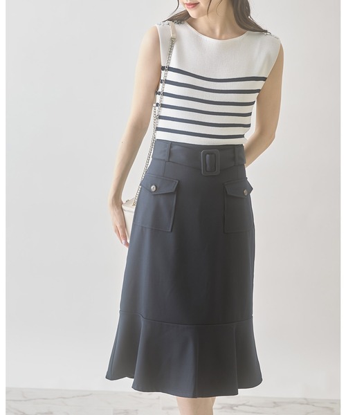 tocco closet(トッコ クローゼット)の「ベルト&ポケット付きマーメイドワークスカート(スカート・レディース・ライトカーキ/ダークネイビー・M)」の1枚目の写真