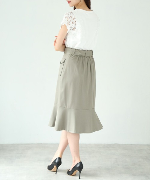 tocco closet(トッコ クローゼット)の「ベルト&ポケット付きマーメイドワークスカート(スカート・レディース・ライトカーキ/ダークネイビー・M)」の14枚目の写真