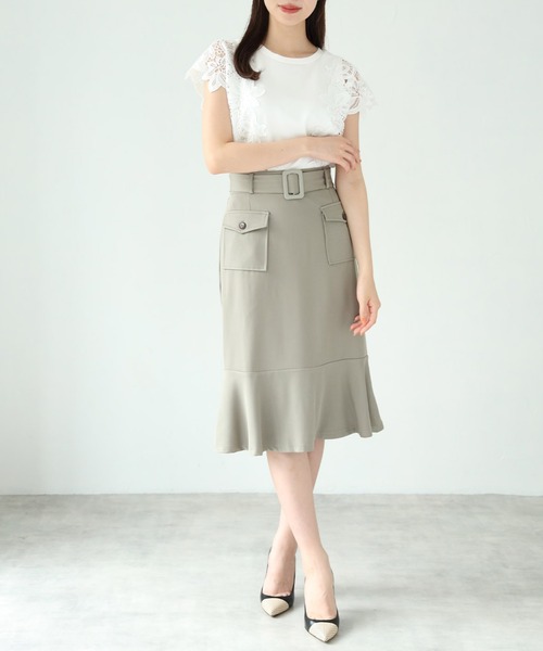 tocco closet(トッコ クローゼット)の「ベルト&ポケット付きマーメイドワークスカート(スカート・レディース・ライトカーキ/ダークネイビー・M)」の8枚目の写真