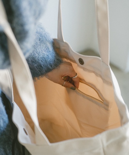 VANNIE U（ヴァニーユー）の「アウトポケットドロストバッグ（トートバッグ・レディース・アイボリー/ブラック・FREE）」の12枚目の写真