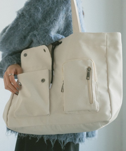 VANNIE U（ヴァニーユー）の「アウトポケットドロストバッグ（トートバッグ・レディース・アイボリー/ブラック・FREE）」の4枚目の写真