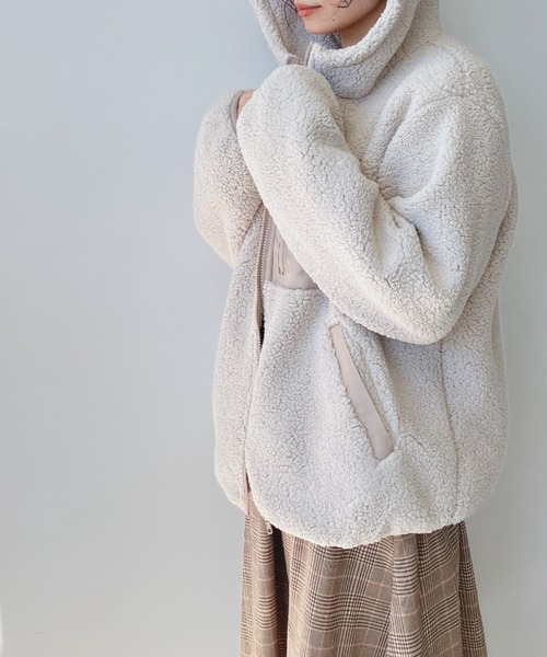 AS KNOW AS plus（アズノゥアズプラス）の「☆ボアっとフーディブルゾン / ボアっとフーディくま耳ブルゾン / ボアっとフーディねこ耳ブルゾン（ブルゾン・レディース・アイボリー/ブラック/モカ/グレイッシュベージュ/ベージュ系/アイボリー系/ブラック系その他・FREE）」の8枚目の写真