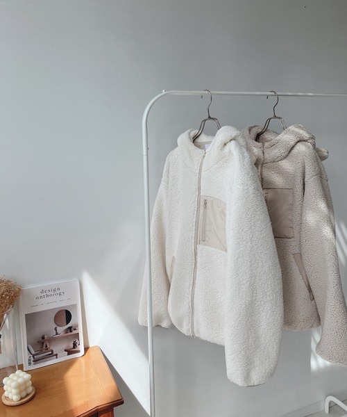 AS KNOW AS plus（アズノゥアズプラス）の「☆ボアっとフーディブルゾン / ボアっとフーディくま耳ブルゾン / ボアっとフーディねこ耳ブルゾン（ブルゾン・レディース・アイボリー/ブラック/モカ/グレイッシュベージュ/ベージュ系/アイボリー系/ブラック系その他・FREE）」の17枚目の写真