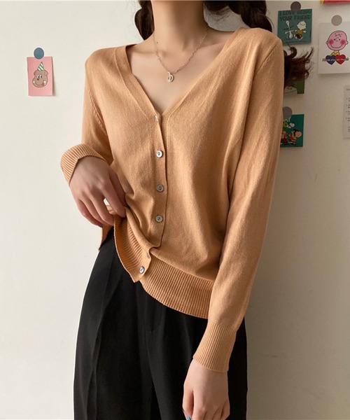 Silly（シリー）の「【韓国コーデに◎】9 color Vネックカーディガン（カーディガン/ボレロ・レディース・ブラウン/グリーン/ブラック/ライトブルー/ベージュ/グレー/ライトグリーン/ピンク/イエロー・FREE）」の4枚目の写真