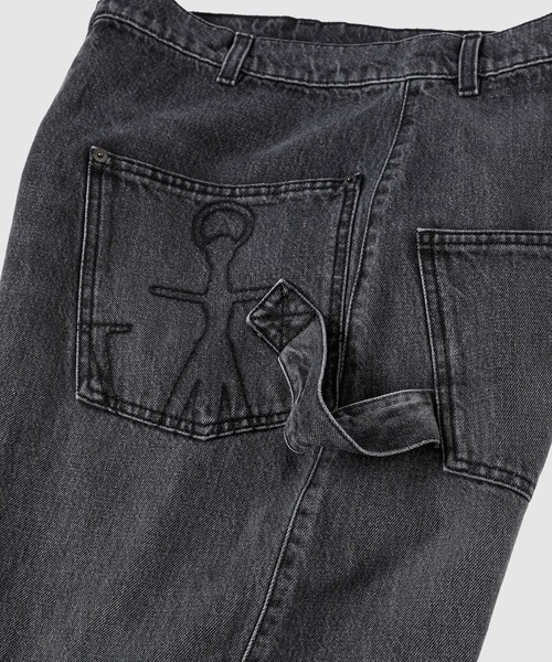 JW Anderson（ジェイダブリューアンダーソン）の「パンツ（デニムパンツ・メンズ・グレー・30/32）」の2枚目の写真
