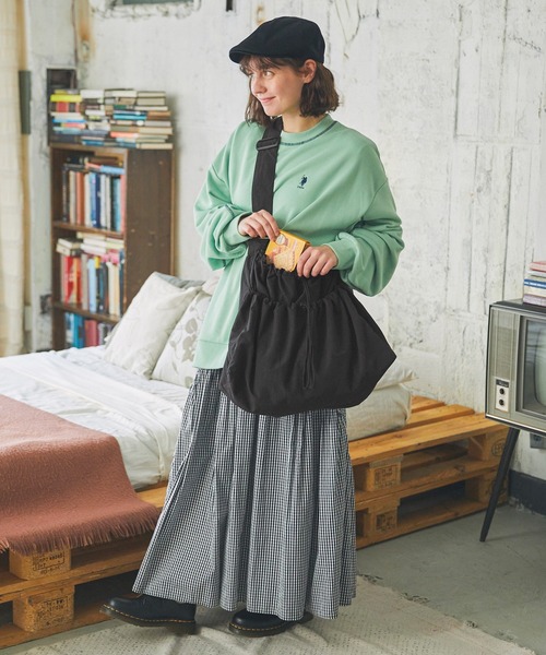 MONO-MART LADY'S（モノマートレディース）の「ナイロンドロストポケットビッグショルダーバッグ（ショルダーバッグ・レディース・カーキ/ブラック/アイボリー/シルバー/グレー/ブルー・FREE）」の18枚目の写真