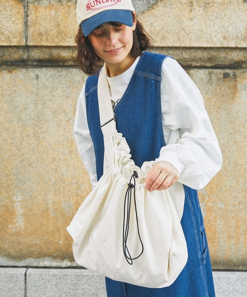 MONO-MART LADY'S（モノマートレディース）の「ナイロンドロストポケットビッグショルダーバッグ（ショルダーバッグ・レディース・カーキ/ブラック/アイボリー/シルバー/グレー/ブルー・FREE）」の21枚目の写真