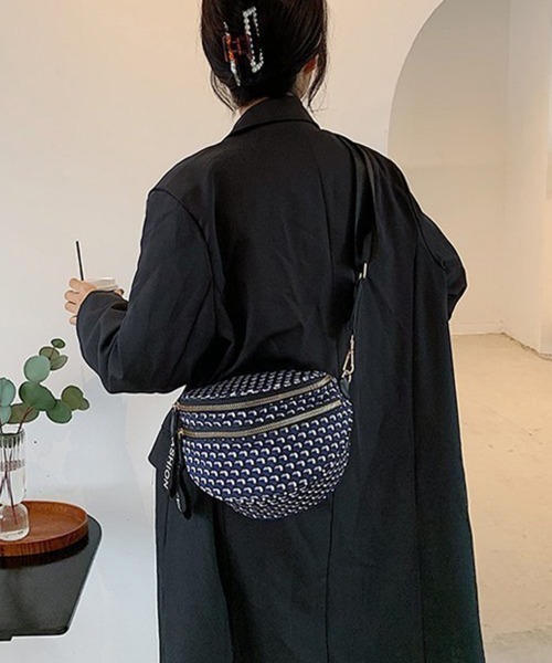 Miniministore（ミニミニストア）の「韓国 ウエストポーチ 大容量ボディバッグ（ボディバッグ/ウエストポーチ・レディース・ブラック/カモフラージュ/ブルー・FREE）」の4枚目の写真