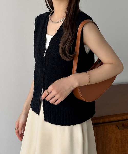 callautia（カラウティア）の「ブークレダブルジップノースリーブ