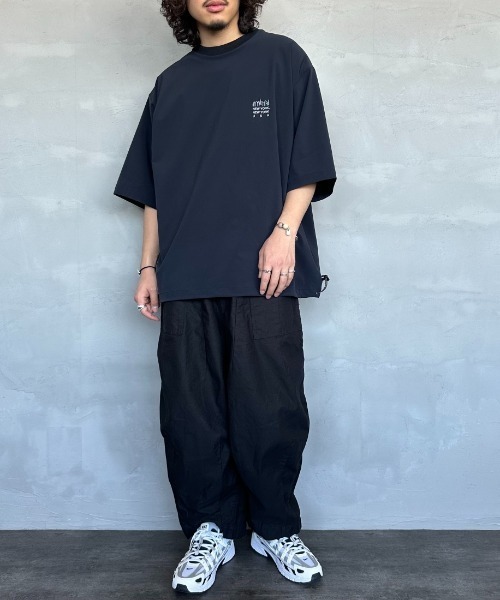 Manhattan Portage（マンハッタンポーテージ）の「[MANHATTAN PORTAGE/マンハッタンポーテージ] 別注 4WAYストレッチナイロン バックプリントTシャツ（Tシャツ/カットソー・レディース・ブラック/ライトグレー/ネイビー・M/L/XL）」の21枚目の写真