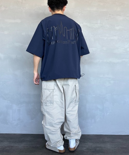 Manhattan Portage（マンハッタンポーテージ）の「[MANHATTAN PORTAGE/マンハッタンポーテージ] 別注 4WAYストレッチナイロン バックプリントTシャツ（Tシャツ/カットソー・レディース・ブラック/ライトグレー/ネイビー・M/L/XL）」の4枚目の写真