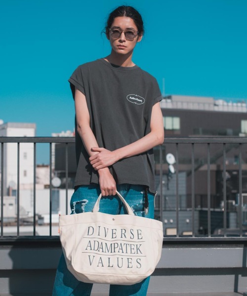 ADAM PATEK（アダムパテック）の「ADAMPATEK/news paper bag/ニュースペーパーバッグ（ショルダーバッグ・メンズ・ブラック/ホワイト・FREE）」の2枚目の写真