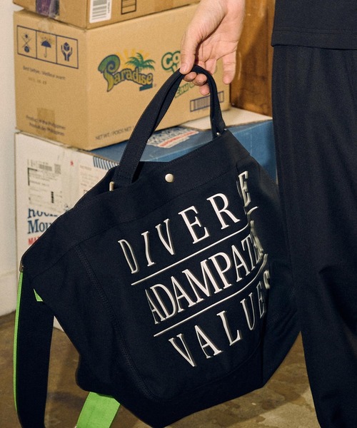 ADAM PATEK（アダムパテック）の「ADAMPATEK/news paper bag/ニュースペーパーバッグ（ショルダーバッグ・メンズ・ブラック/ホワイト・FREE）」の4枚目の写真