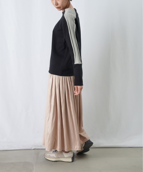 LUCA/LADY LUCK LUCA（ルカ/レディラックルカ）の「LC/LLL 裏毛ラインプルオーバー / 配色リブデザインモックネックプルオーバー（Tシャツ/カットソー・レディース・ライトベージュ/グレー/ブラック・FREE）」の8枚目の写真