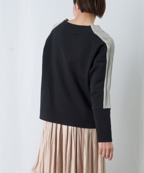 LUCA/LADY LUCK LUCA（ルカ/レディラックルカ）の「LC/LLL 裏毛ラインプルオーバー / 配色リブデザインモックネックプルオーバー（Tシャツ/カットソー・レディース・ライトベージュ/グレー/ブラック・FREE）」の12枚目の写真