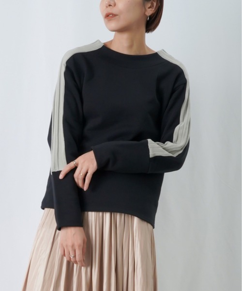 LUCA/LADY LUCK LUCA（ルカ/レディラックルカ）の「LC/LLL 裏毛ラインプルオーバー / 配色リブデザインモックネックプルオーバー（Tシャツ/カットソー・レディース・ライトベージュ/グレー/ブラック・FREE）」の5枚目の写真