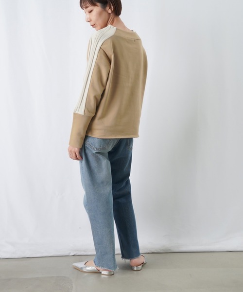 LUCA/LADY LUCK LUCA（ルカ/レディラックルカ）の「LC/LLL 裏毛ラインプルオーバー / 配色リブデザインモックネックプルオーバー（Tシャツ/カットソー・レディース・ライトベージュ/グレー/ブラック・FREE）」の17枚目の写真