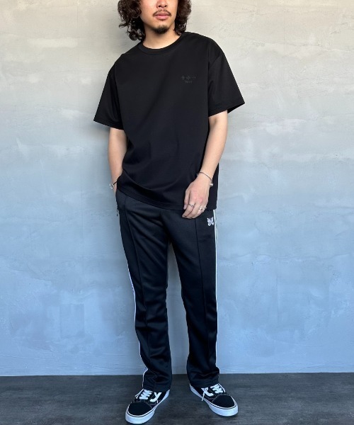 【タトラス】GLUTO バックロゴ 刺繍 ショートスリーブTシャツ TATRAS/タトラス] 別注 GLUTO バックロゴ刺繍ショートスリーブT