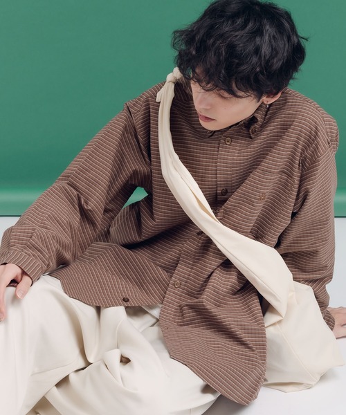 MUHET(ミュエータ)の「アソートレギュラーカラーシャツ(シャツ/ブラウス・レディース・イエロー/ブラウン/ブラック/オフホワイト/ブルー・MEDIUM/LARGE/SMALL)」の4枚目の写真