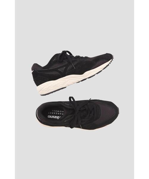 MARGARET HOWELL(マーガレットハウエル)の「MIZUNO TRAINING SHOES(スニーカー・レディース・ブラック・25.0/24.5/23.5/23.0/24.0)」の1枚目の写真