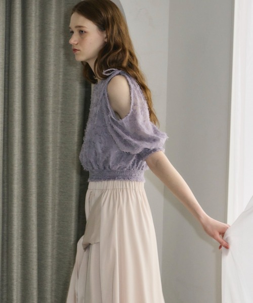 idem(イデム)の「shoulder slit flower blouse/フリンジジャガード袖開きブラウス(シャツ/ブラウス・レディース・グレー/アイボリー・FREE)」の11枚目の写真