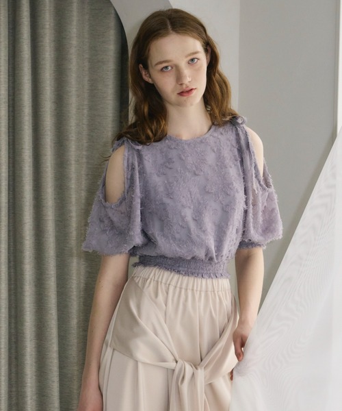 idem(イデム)の「shoulder slit flower blouse/フリンジジャガード袖開きブラウス(シャツ/ブラウス・レディース・グレー/アイボリー・FREE)」の14枚目の写真