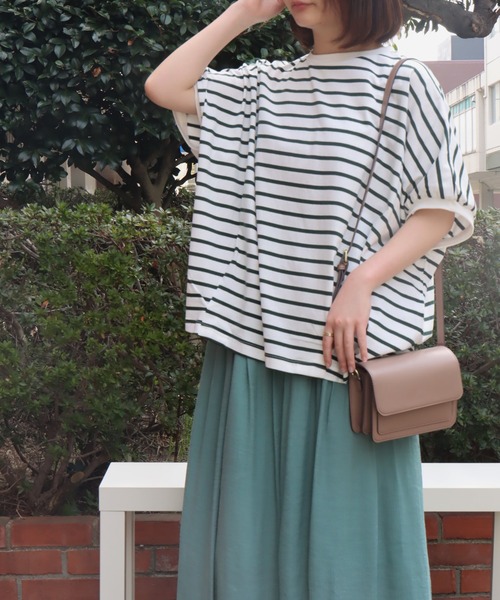 libelle more(リベル モア)の「《接触冷感/USAコットン》裾タック プルオーバー(Tシャツ/カットソー・レディース・ホワイト×ブラック/ホワイト×グリーン/ブラウン系その他/ネイビー×ホワイト/ベージュ系その他/ホワイト×ネイビー/ホワイト×ピンク・M)」の15枚目の写真