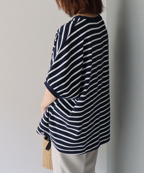 libelle more(リベル モア)の「《接触冷感/USAコットン》裾タック プルオーバー(Tシャツ/カットソー・レディース・ホワイト×ブラック/ホワイト×グリーン/ブラウン系その他/ネイビー×ホワイト/ベージュ系その他/ホワイト×ネイビー/ホワイト×ピンク・M)」の17枚目の写真