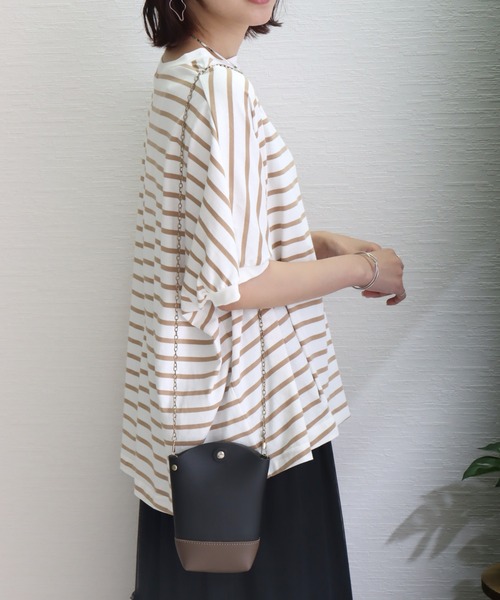 libelle more(リベル モア)の「《接触冷感/USAコットン》裾タック プルオーバー(Tシャツ/カットソー・レディース・ホワイト×ブラック/ホワイト×グリーン/ブラウン系その他/ネイビー×ホワイト/ベージュ系その他/ホワイト×ネイビー/ホワイト×ピンク・M)」の22枚目の写真