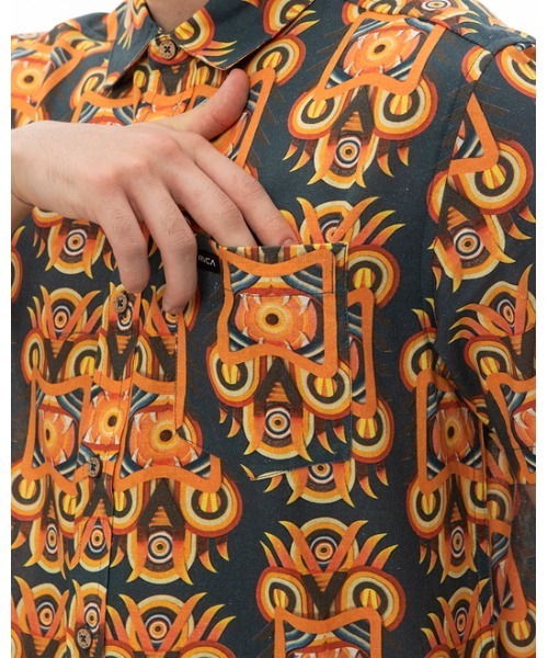 RVCA（ルーカ）の「RVCA メンズ 【ROBERTO RODRIGUEZ REDONDO】 REDONDO SS ショートスリーブシャツ 【2024年春夏モデル】/ルーカ半袖シャツ（シャツ/ブラウス・メンズ・マルチ・LARGE/MEDIUM/SMALL/X-LARGE）」の5枚目の写真