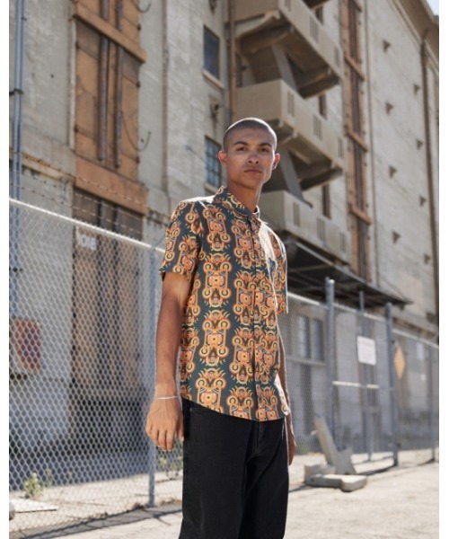 RVCA（ルーカ）の「RVCA メンズ 【ROBERTO RODRIGUEZ REDONDO】 REDONDO SS ショートスリーブシャツ 【2024年春夏モデル】/ルーカ半袖シャツ（シャツ/ブラウス・メンズ・マルチ・LARGE/MEDIUM/SMALL/X-LARGE）」の15枚目の写真