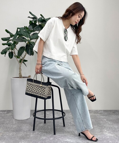 fredy emue（フレディエミュ）の「【新色登場】FRワッペンクロップド丈 Tシャツ（Tシャツ/カットソー・レディース・チャコールグレー/ライトグレー/グレイッシュベージュ/オフホワイト/グレー・38）」の7枚目の写真