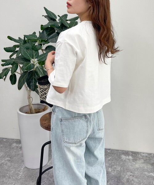 fredy emue（フレディエミュ）の「【新色登場】FRワッペンクロップド丈 Tシャツ（Tシャツ/カットソー・レディース・チャコールグレー/ライトグレー/グレイッシュベージュ/オフホワイト/グレー・38）」の14枚目の写真